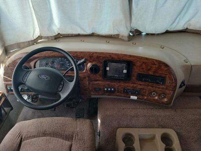 Used 2004 Four Winds Hurricane