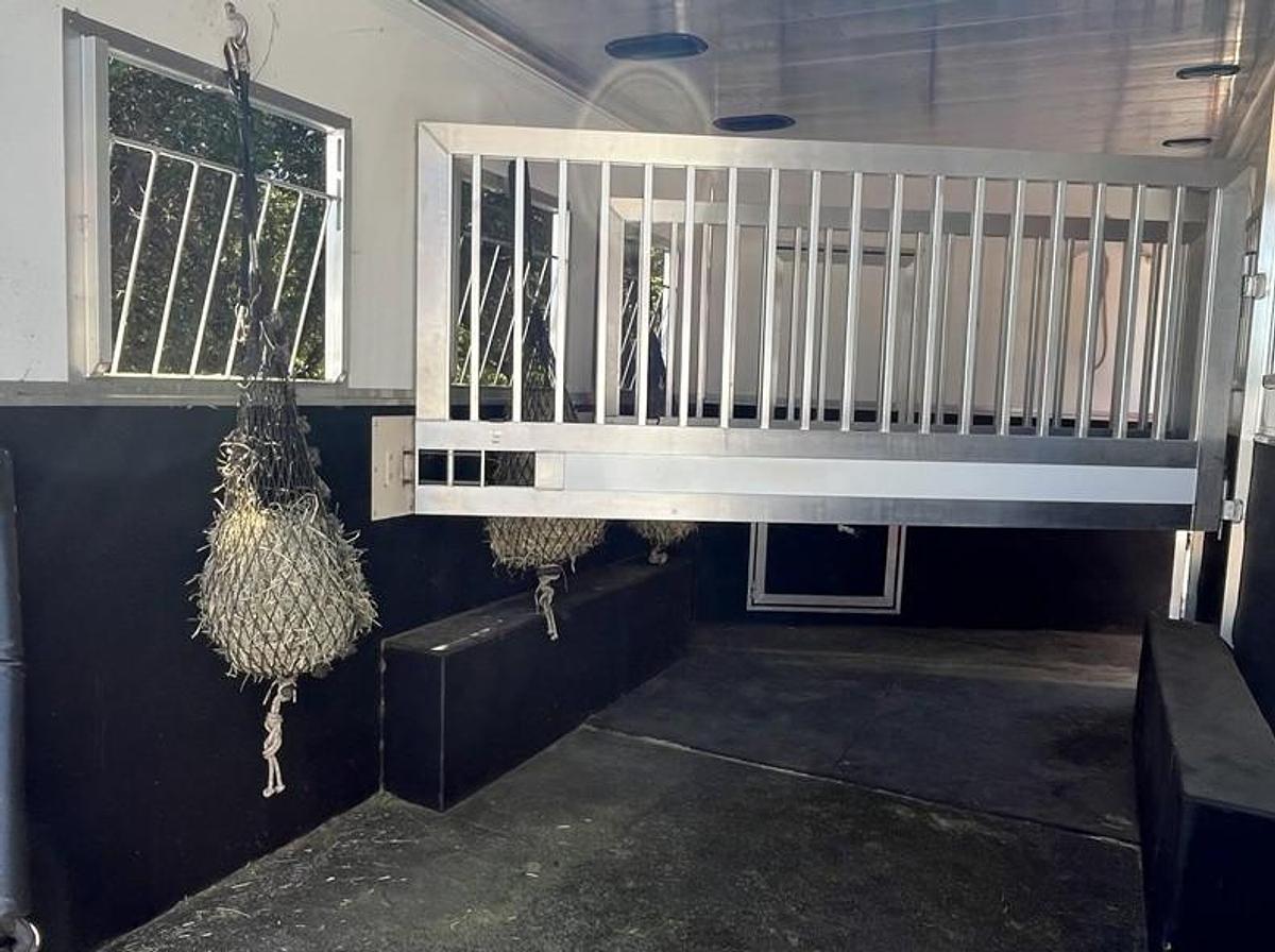 Used 2021 Jamco 3 Horse Reverse Trailer