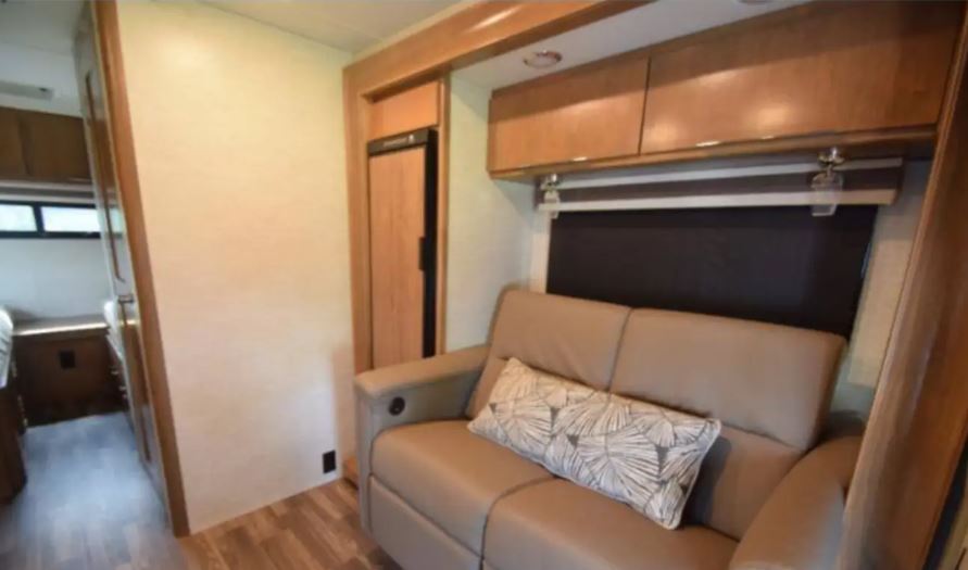 Used 2020 Tiffin Wayfarer 24TW