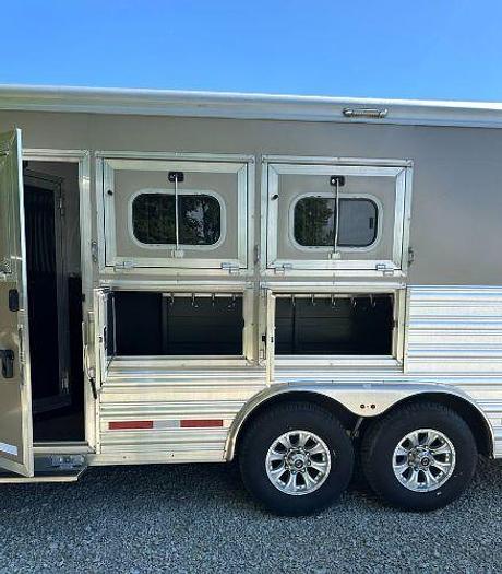 Used 2020 LOGAN XTR Horse Trailer