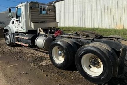 Used 2013 Mack Pinnacle