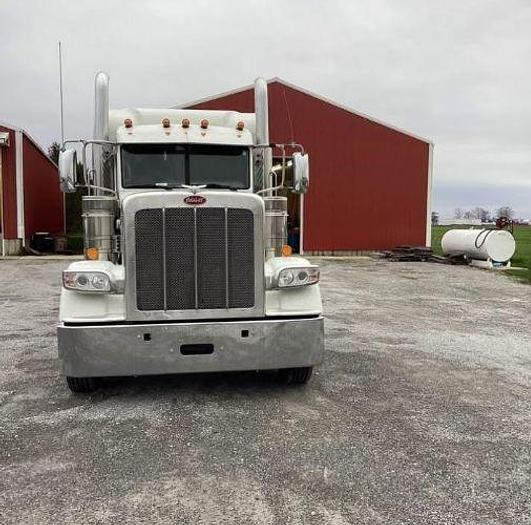 Used 2022 Peterbilt 389