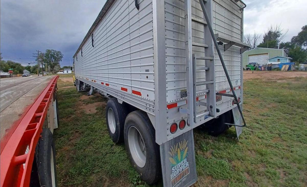 Used 2017 Timpte Grain Trailer