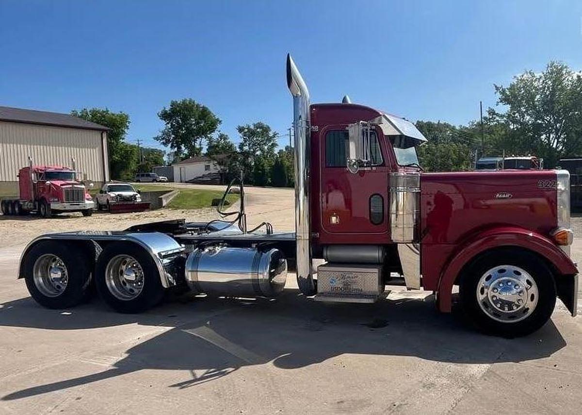 Used 2003 Peterbilt 379 Day Cab Semi Truck