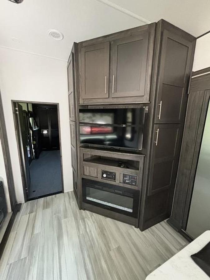 Used 2025 Keystone Fuzion Impact 367