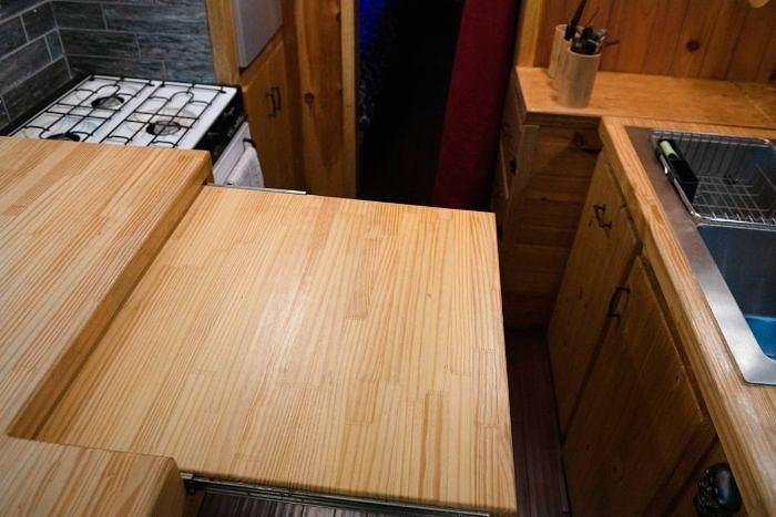 Used 2007 Freightliner FS-65 Digital Nomad Skoolie Motorhome