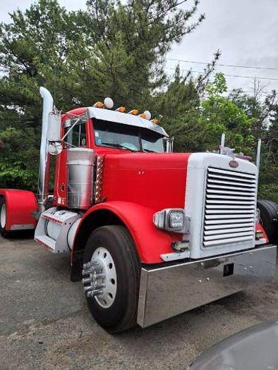 Used 2002 Peterbilt 379 Classic with Tank