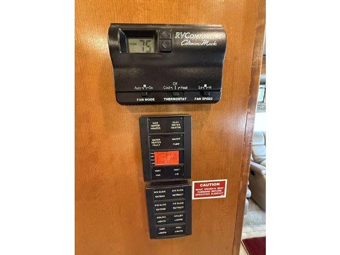 Used 2015 Tiffin Motorhomes Allegro Red 33AA