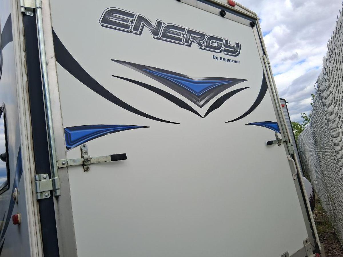 Used 2014 Keystone Energy 33" Ft Toy Hauler