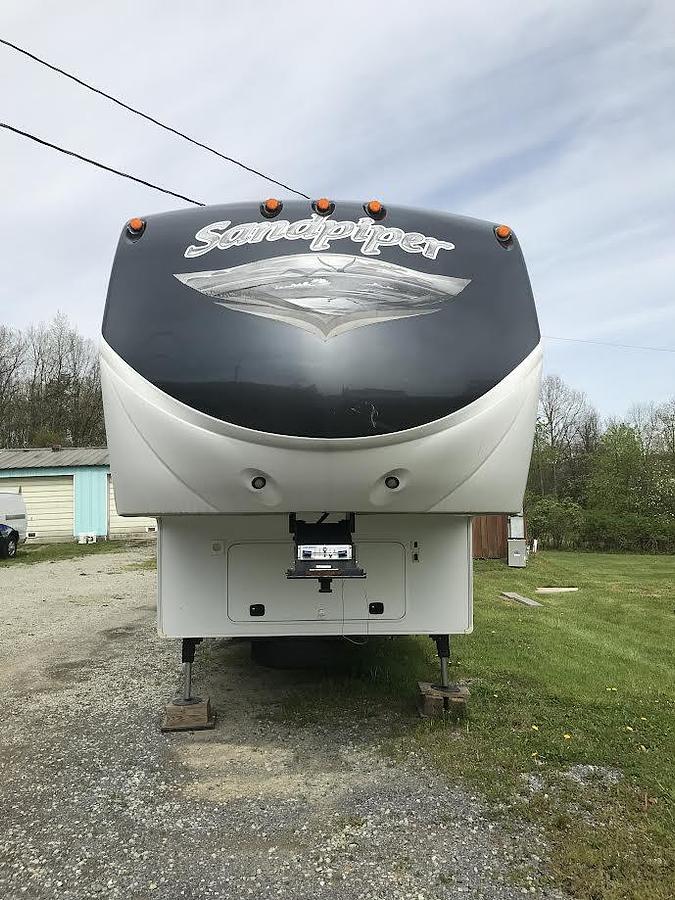 Used 2013 Forest River Sandpiper 315RE Fifth Wheel