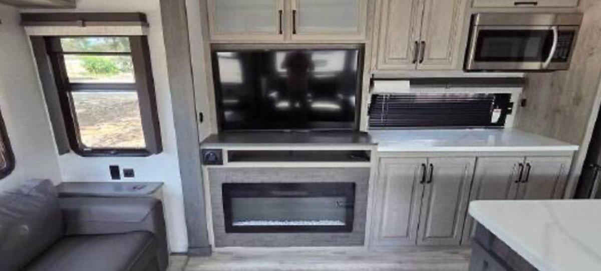 Used 2024 Keystone Alpine 3303CK Fifth Wheel
