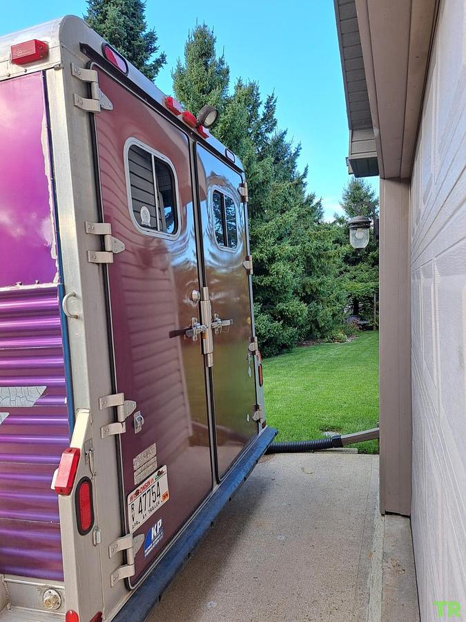 Used 1999 4 Star 2-Horse Trailer