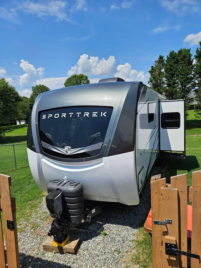 Used 2025 Venture Sportrek