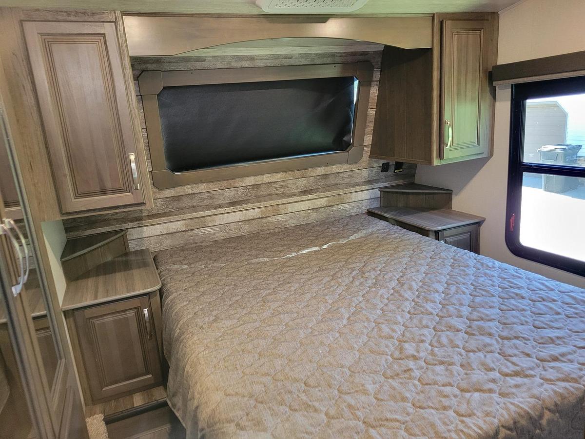 Used 2022 Keystone Cougar 364BHL