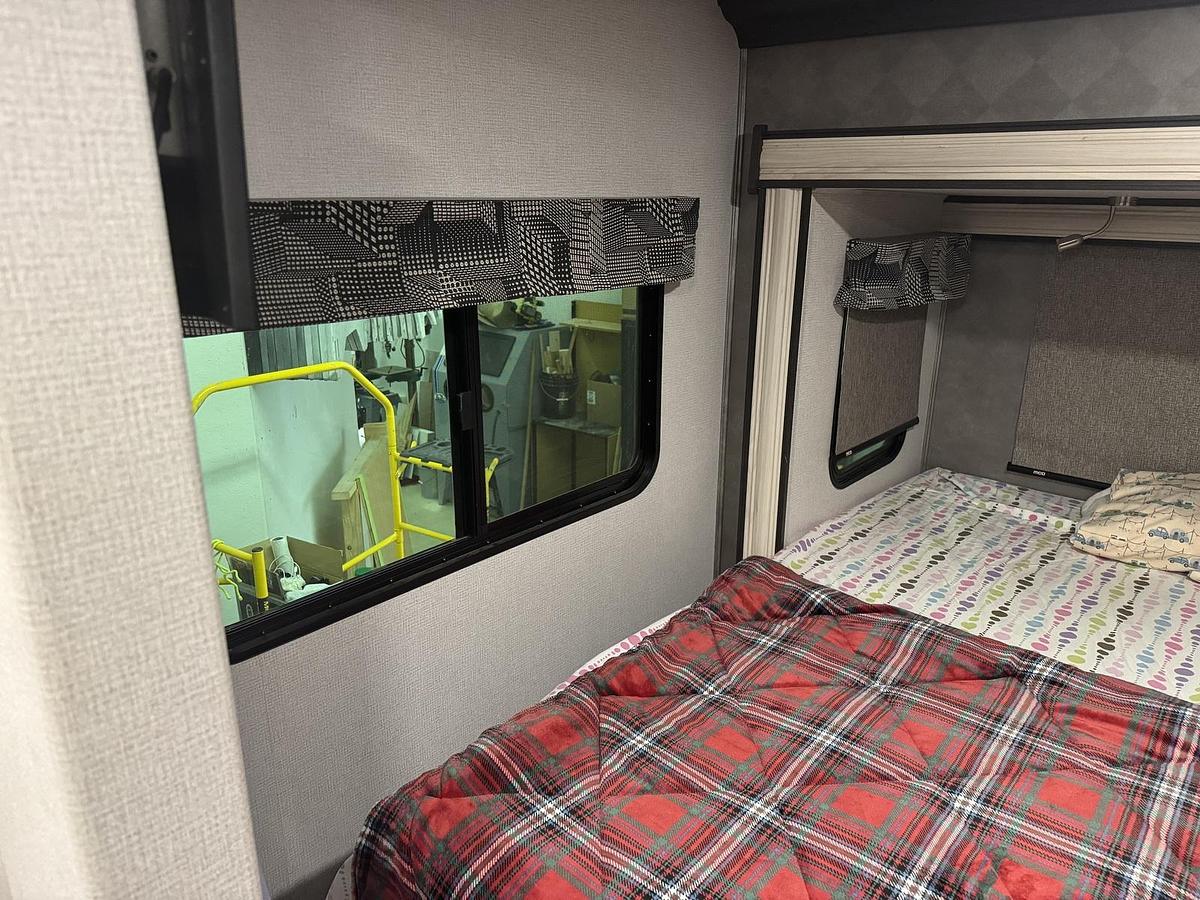 Used 2021 Forest River Sunseeker 2500 TSF