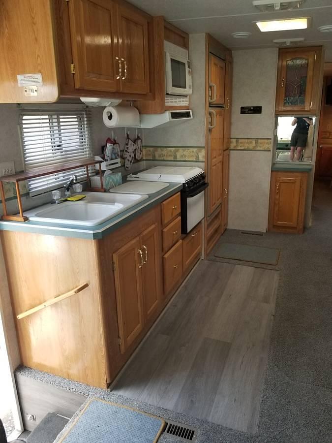 Used 2001 Condor R Vision