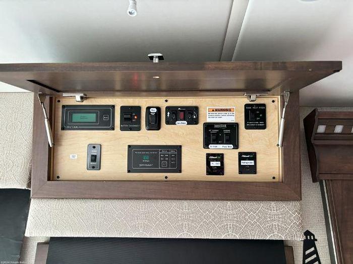 Used 2018 Newmar Bay Star 3414