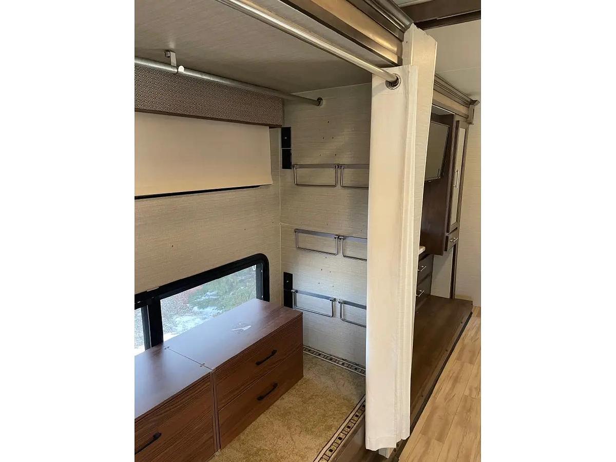 Used 2019 Entegra Emblem 36T