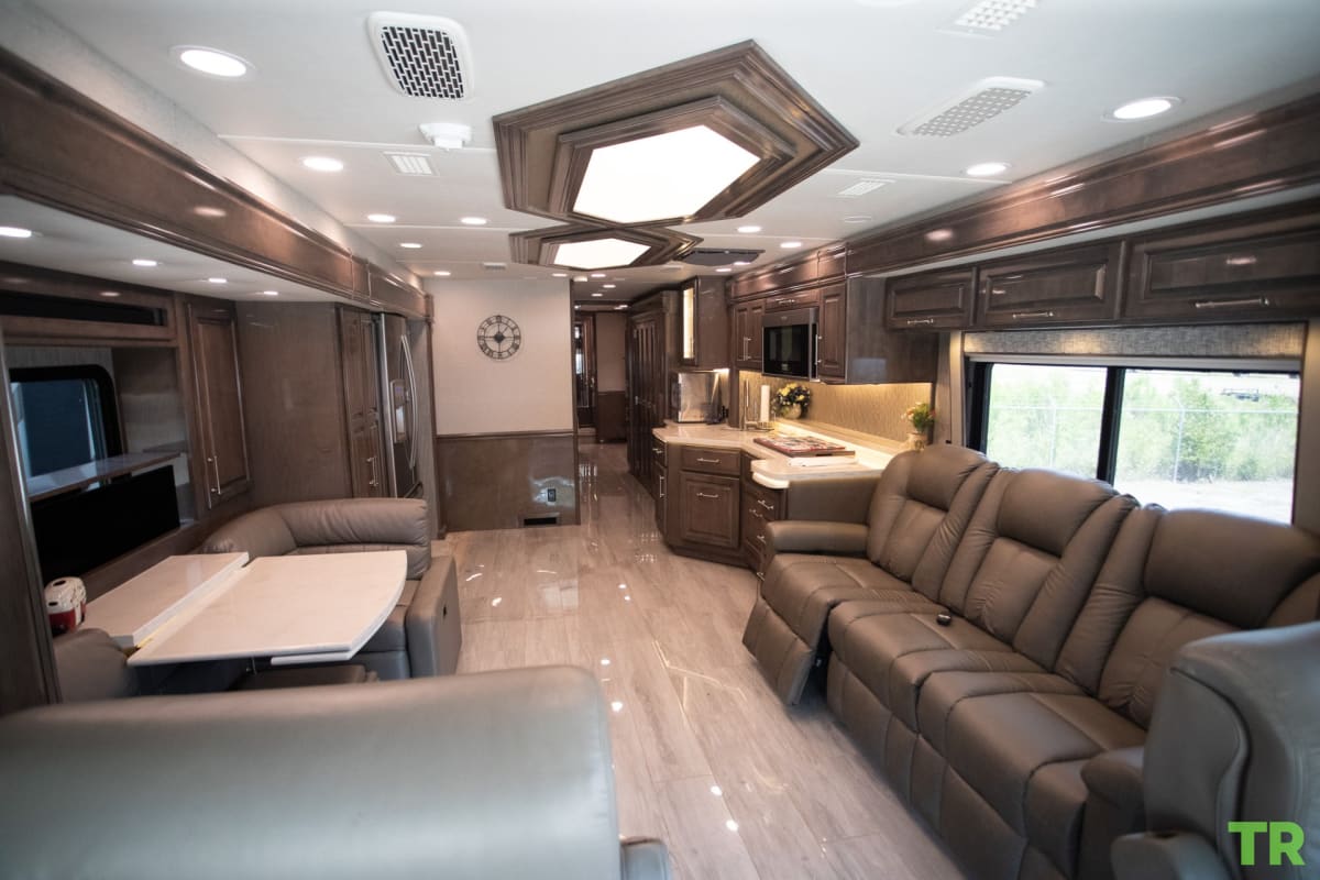 Used 2020 Entegra Aspire 44R | 450 HP Cummins Diesel | Bath & Half | Luxury Coach | Only 16,000 Miles
