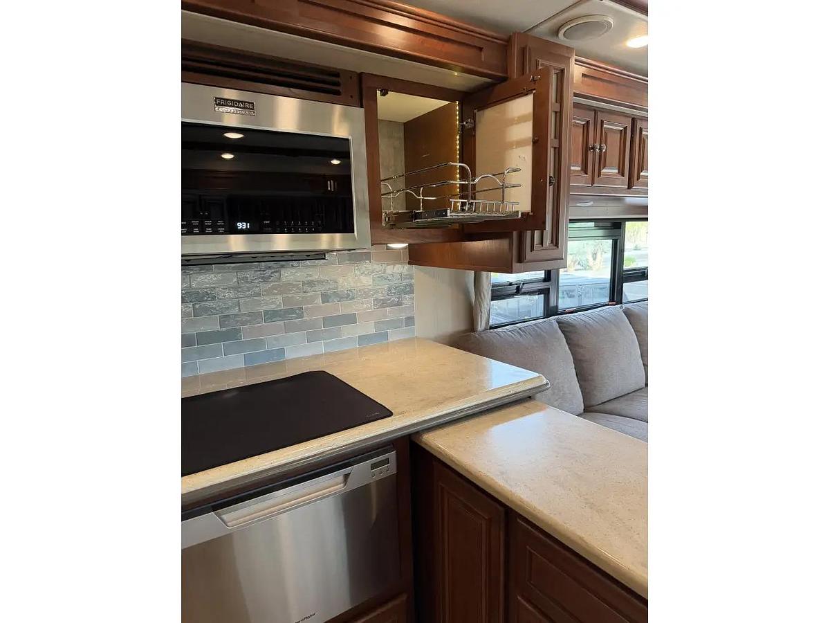 Used 2015 Winnebago Itasca Ellipse 42HD