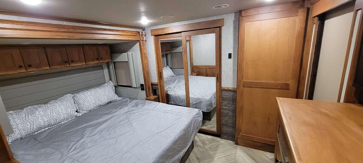 Used 2023 Vanleigh Vilano 320GK Fifth Wheel