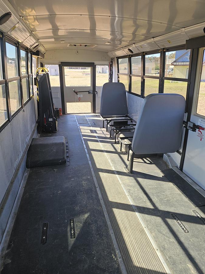 Used 2009 Freightliner Bus