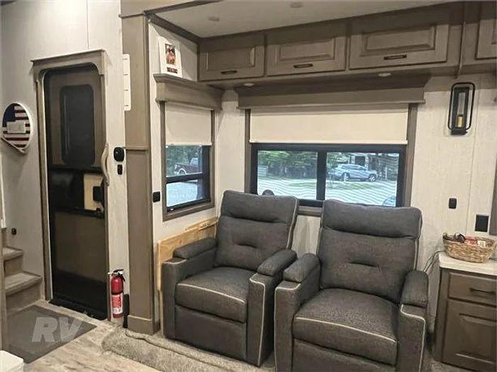 Used 2022 DRV MOBILE SUITES 41RKDB