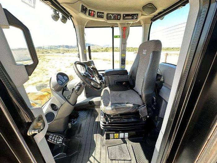 Used 2015 CATERPILLAR 930K Wheel Loader