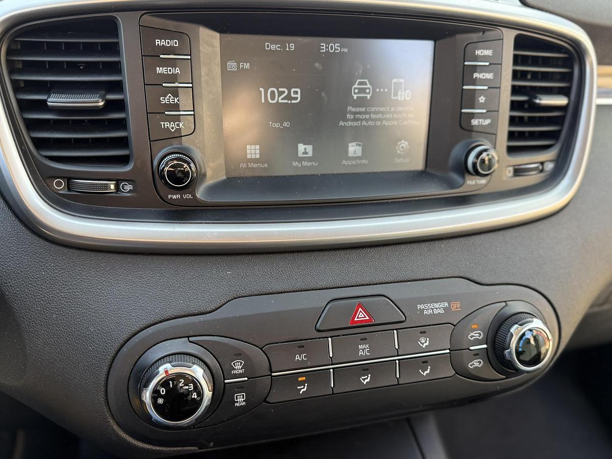 Used 2019 Kia Sorento LX 2WD