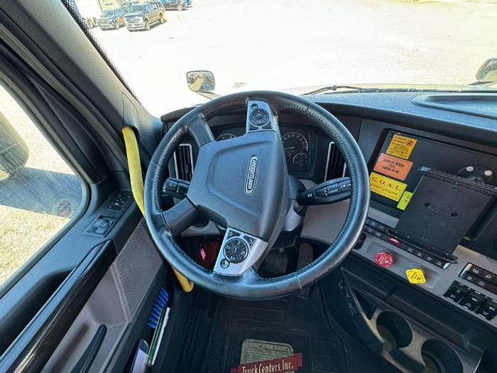 Used 2020 Freightliner CASCADIA 126