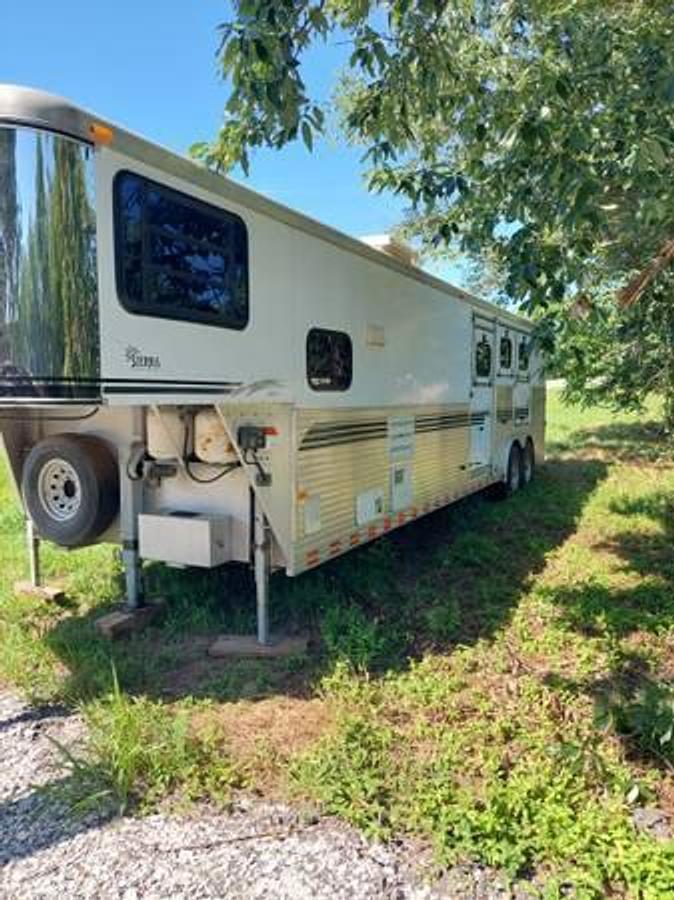 Used 2001 Sundowner 8012 3 Horse Trailer