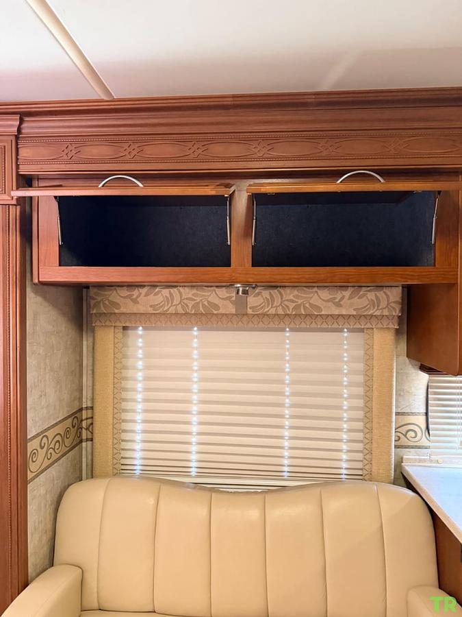 Used 2009 Fleetwood Expedition 38R Class A Diesel Pusher