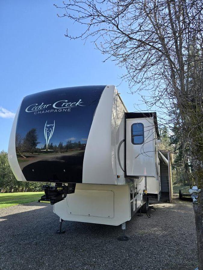 Used 2020 Forest River Cedar Creek Fifth Wheel – Luxury Residential-Style RV