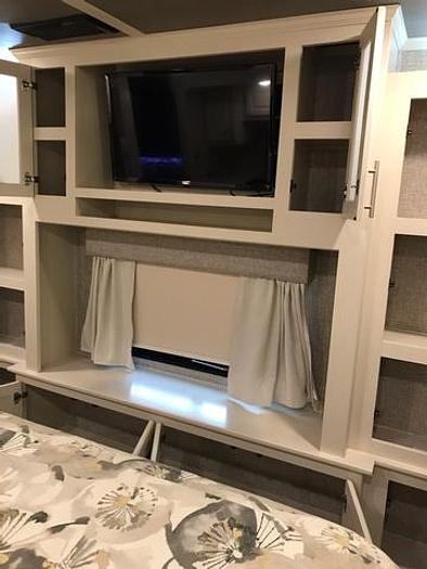 Used 2021 Luxe Gold 380GFB 5th Wheel