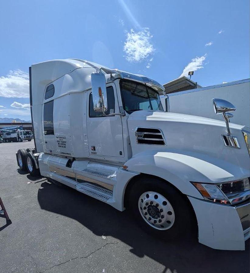 Used 2022 Western Star 5700XE