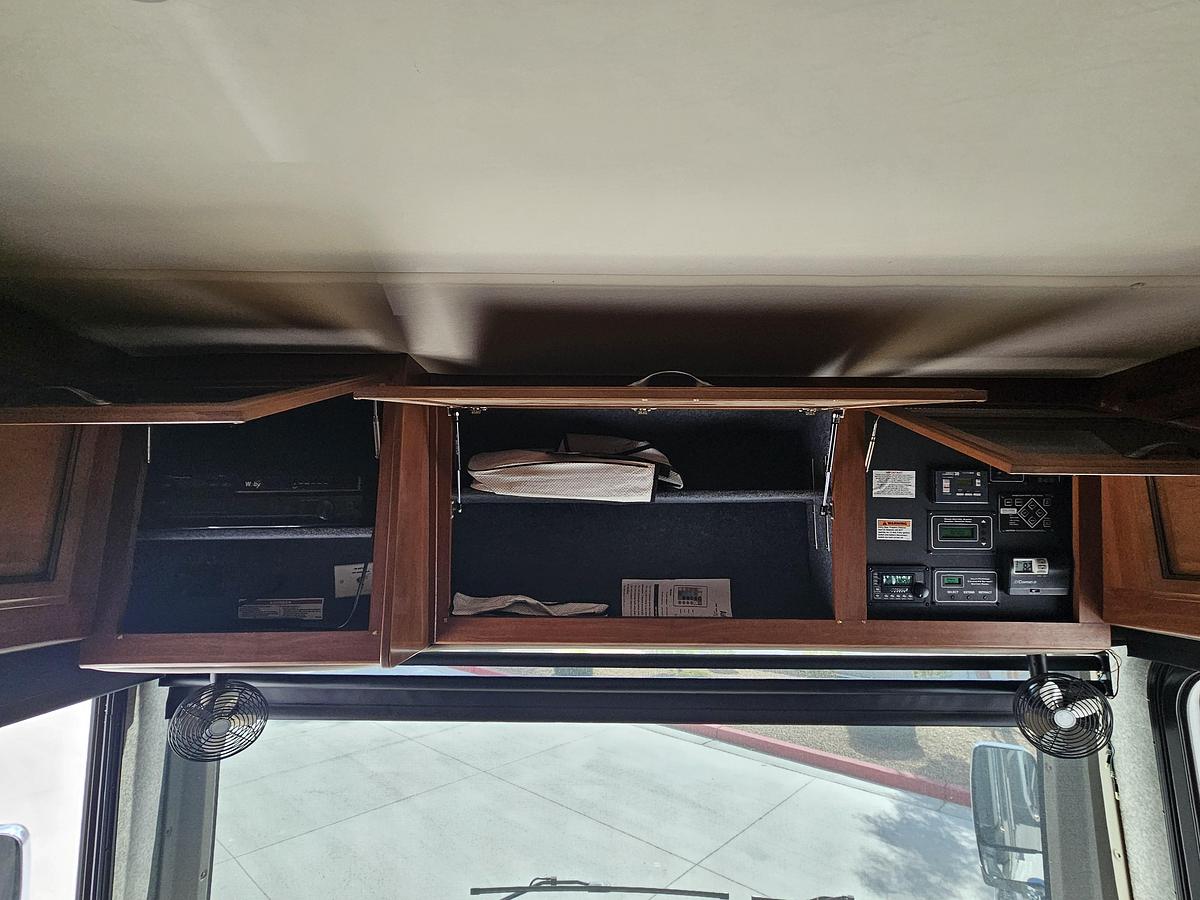 Used 2014 Fleetwood Expedition 40X