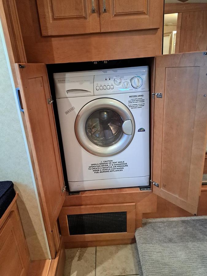 Used 2008 Winnebago Tour 40FD