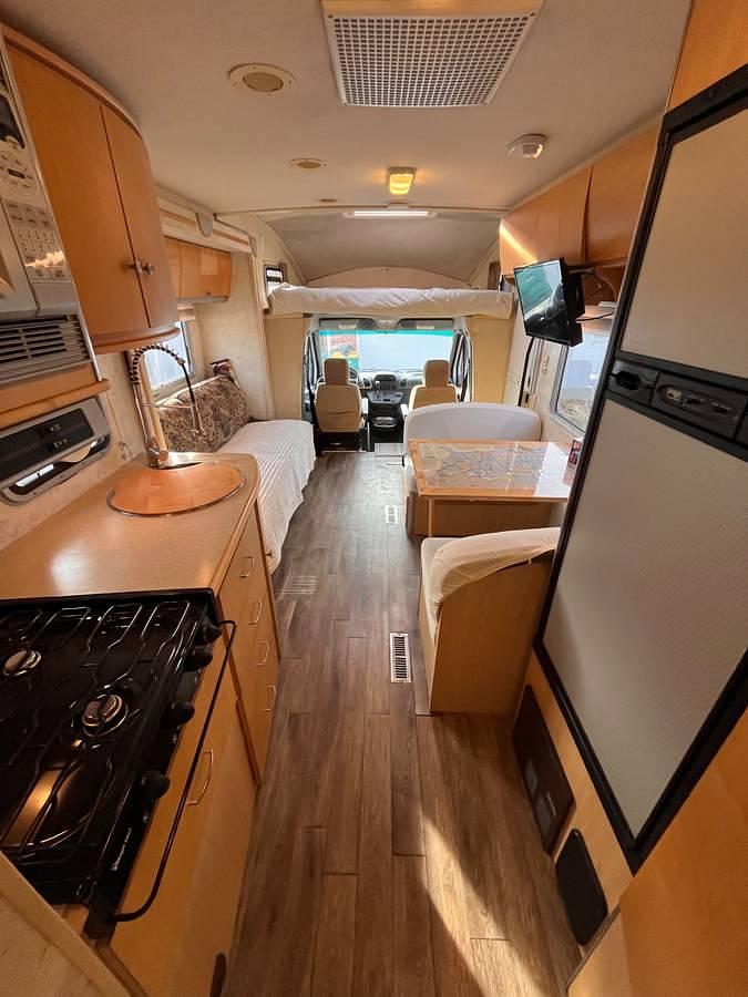 Used 2006 Winnebago Navion Itasca Rv