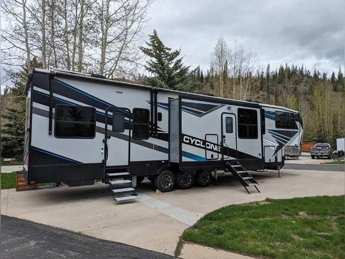 Used 2022 Heartland Cyclone 4006