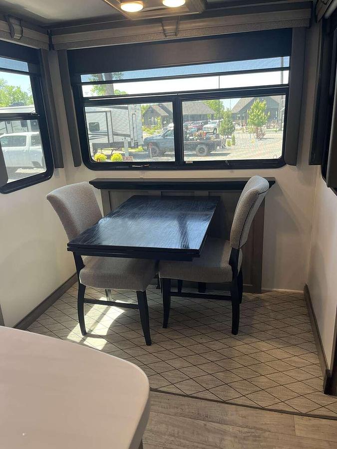 Used 2022 Keystone Montana 3761FL