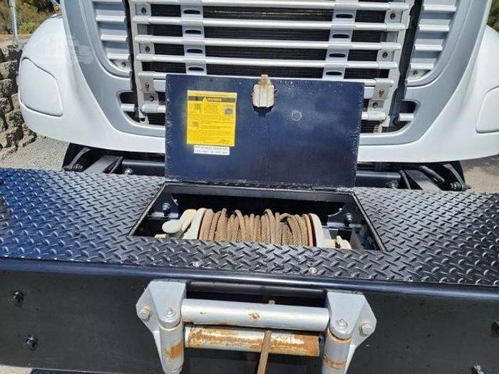 Used 2008 Freightliner Business Class M2 106