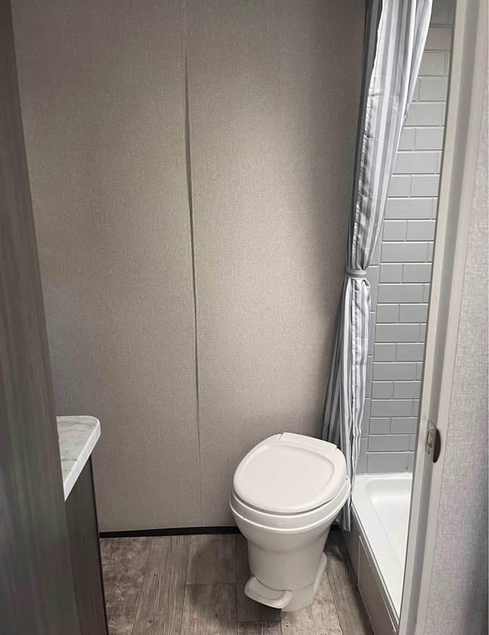 Used 2020 Shasta Oasis 18FQ Travel Trailer