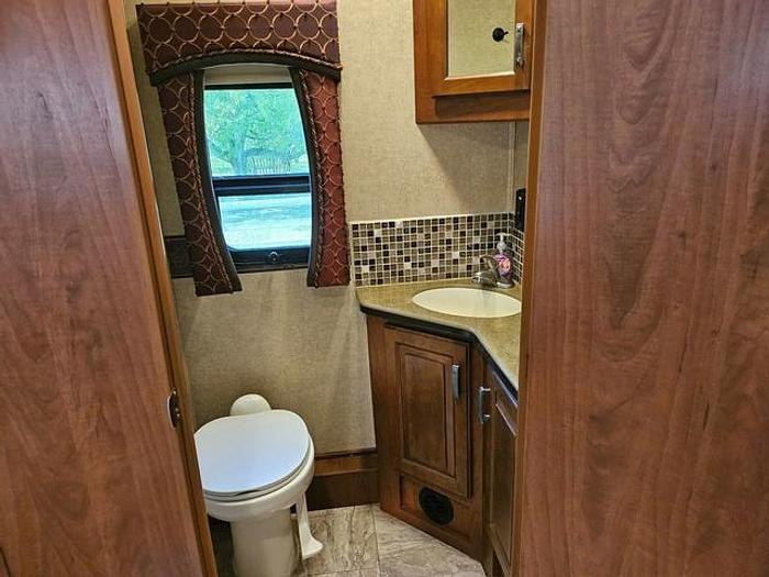 Used 2015 Jayco Seneca 37 RB