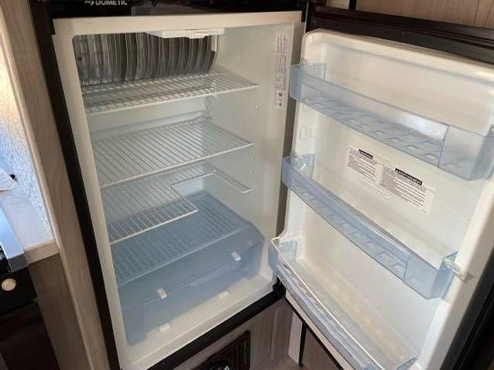 Used 2022 Keystone Coleman 1805RB