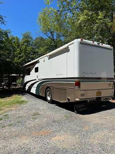 Used 2001 Alpine Coach