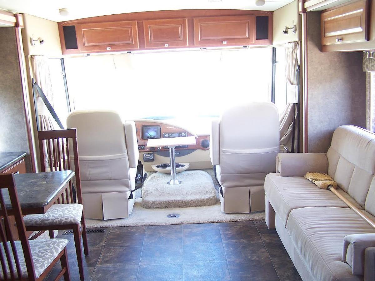 Used 2013 Itasca Sunstar 30T Class A Motorhome
