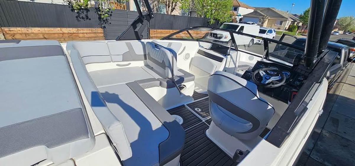 Used 2022 Bayliner VR5
