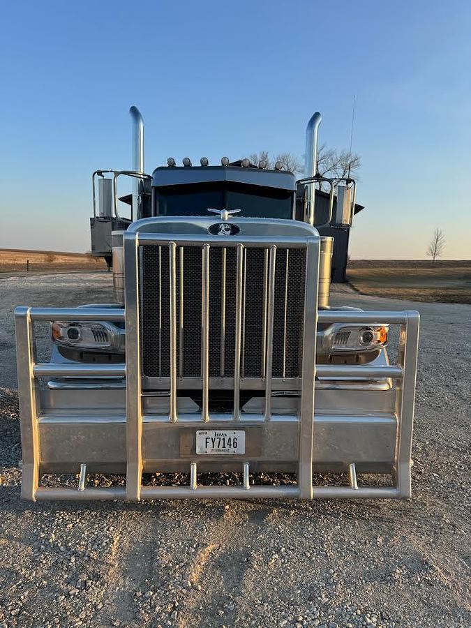 Used 2013 Peterbilt 389
