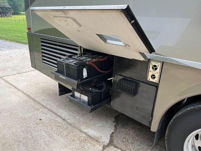 Used 2004 Winnebago Journey