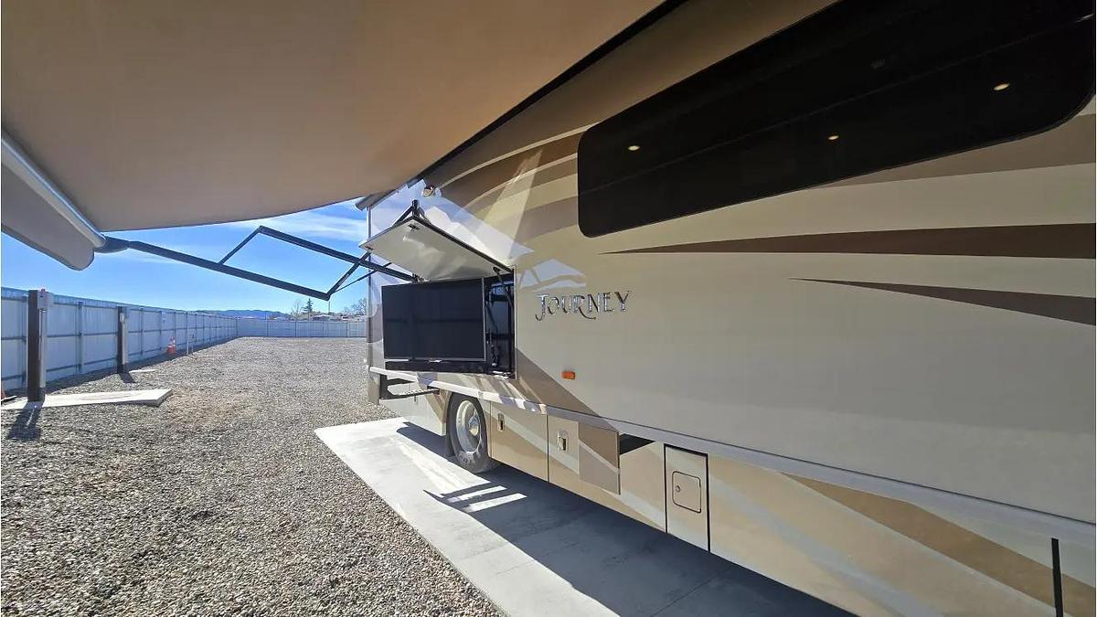 Used 2016 Winnebago Journey 40r